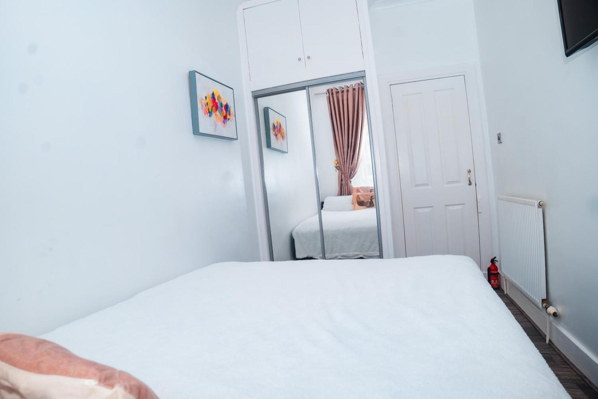 Entire Fabulous 2Bedroom First Floor Flat Located Within Close Proximity To City Centre & University Of Aberdeen With Private Parking ภายนอก รูปภาพ